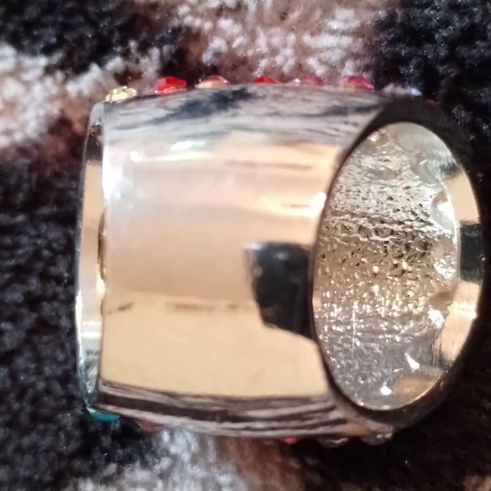 Ring - Picture 3 of 3